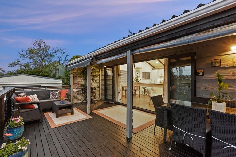 Photo of property in 5b Kauri Road, Stanmore Bay, Whangaparaoa, 0932