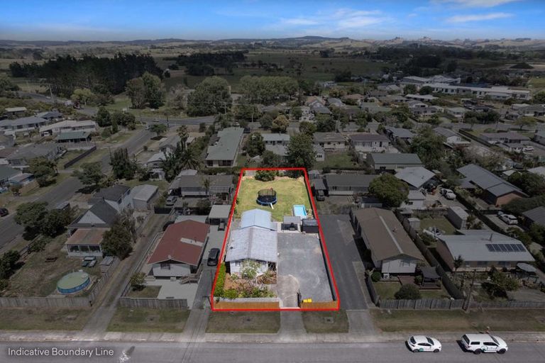 Photo of property in 16 Te Moau Avenue, Parakai, 0830
