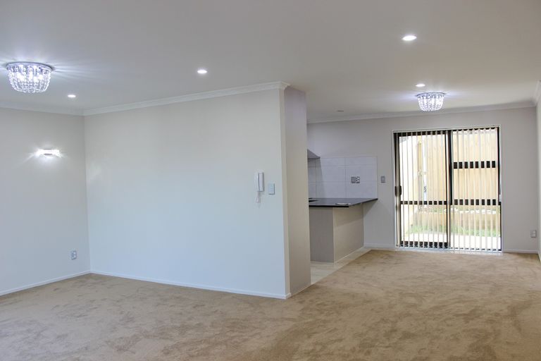 Photo of property in 12 Sturdee Road, Manurewa, Auckland, 2102