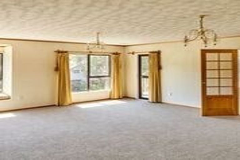 Photo of property in 42 Lakewood Avenue, Churton Park, Wellington, 6037