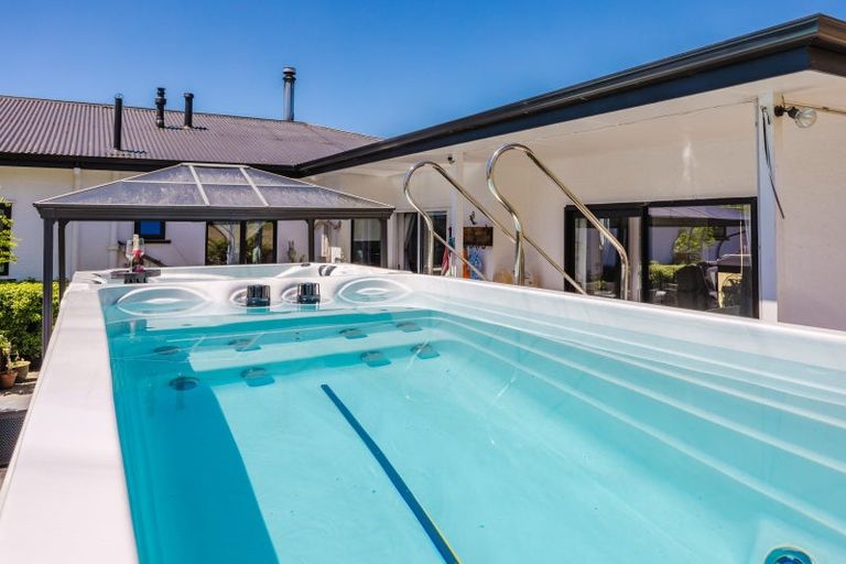 Photo of property in 20 Domain Road, Waipawa, 4210