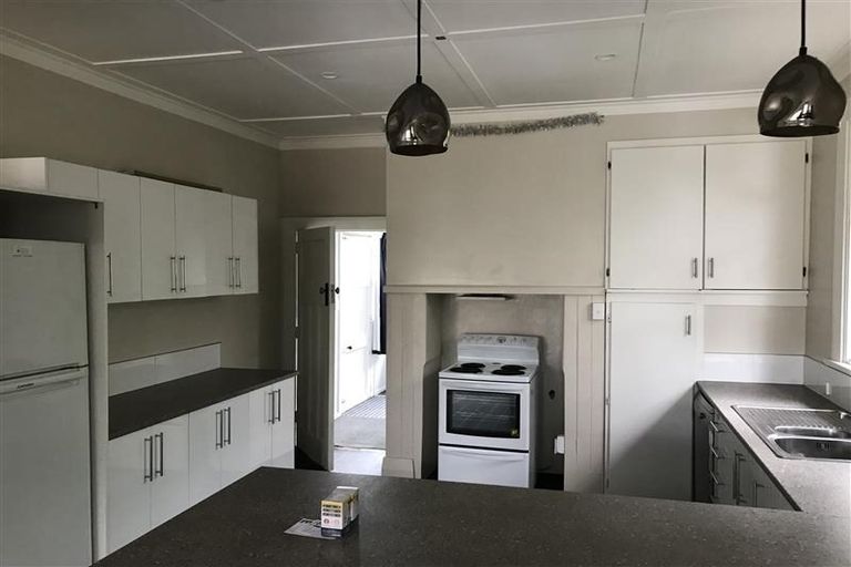 Photo of property in 18 Lachlan Avenue, North Dunedin, Dunedin, 9016
