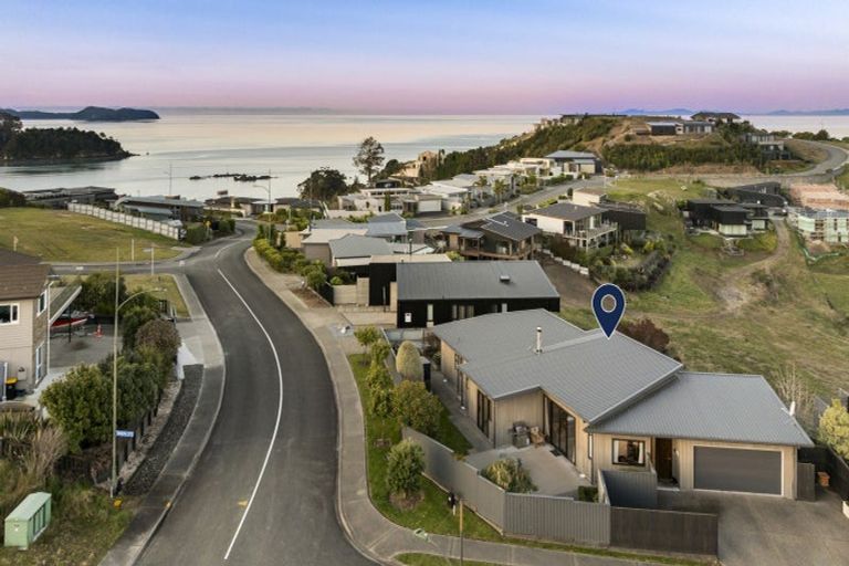 Photo of property in 1 Tarepa Court, Kaiteriteri, Motueka, 7197