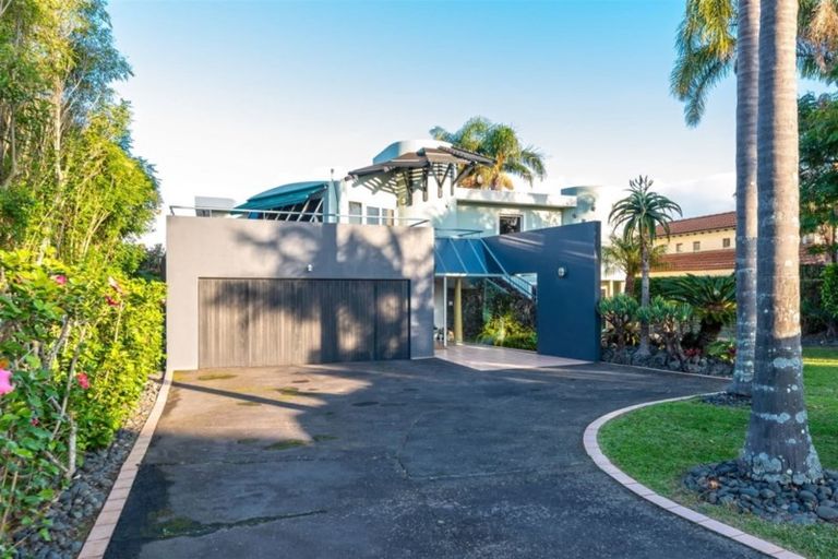 Photo of property in 13 Norwood Road, Bayswater, Auckland, 0622