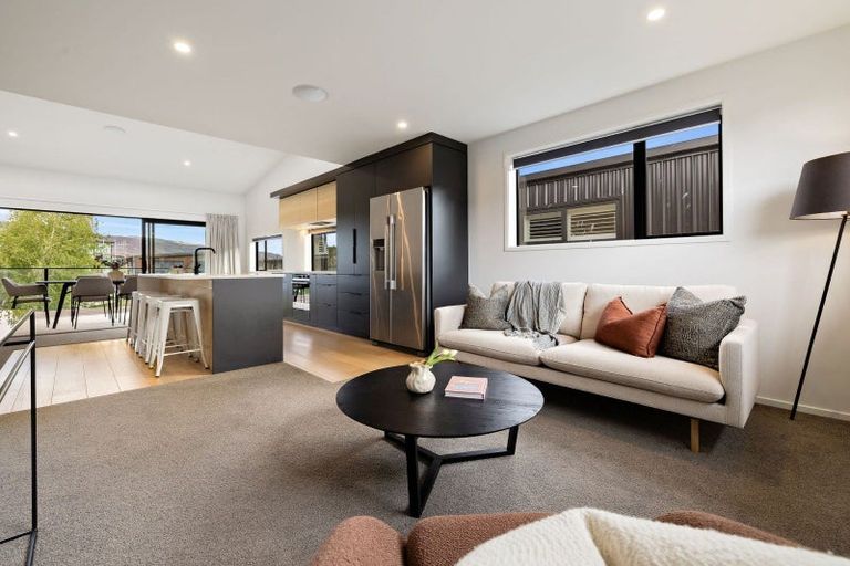 Photo of property in 8 Le Mans Grove, Cromwell, 9384
