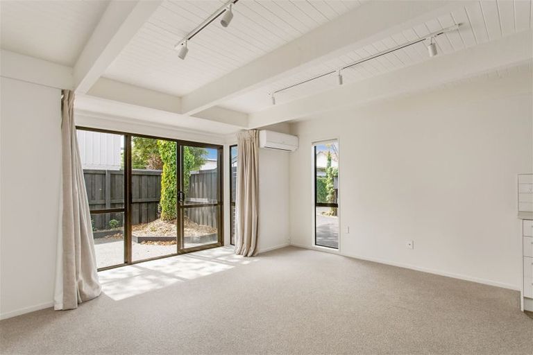 Photo of property in 99 Mandeville Street, Riccarton, Christchurch, 8011