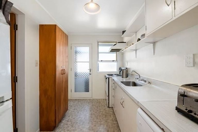 Photo of property in 42a Hicks Close, Whitby, Porirua, 5024