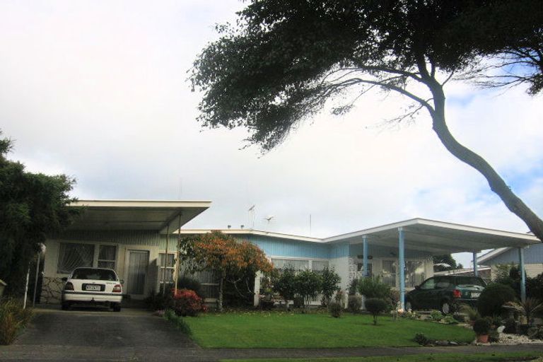 Photo of property in 6a Hollows Crescent, Takaro, Palmerston North, 4412