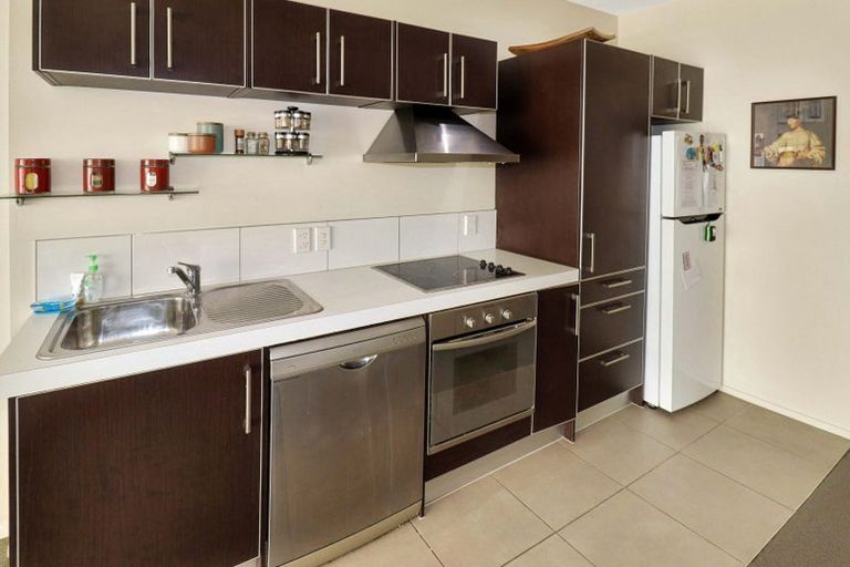 Photo of property in Las Olas De Cuba, 4/35 Torrens Terrace, Mount Cook, Wellington, 6011