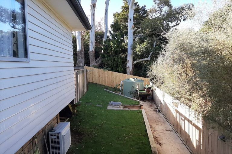 Photo of property in 60b Cyclarama Crescent, Massey, Auckland, 0614