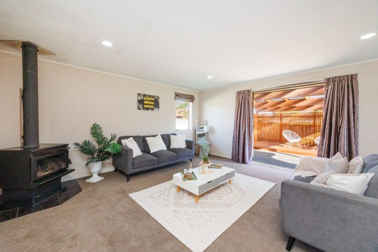 Photo of property in 21 Cleveland Heights, Kelvin Grove, Palmerston North, 4414