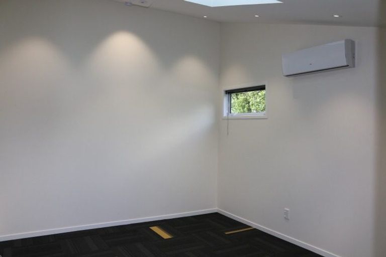 Photo of property in 16 Glen Place, Awapuni, Palmerston North, 4412