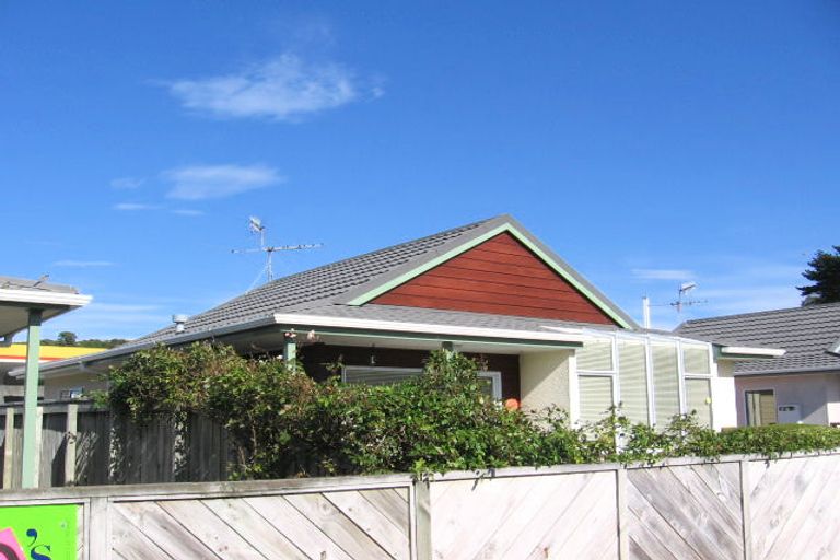 Photo of property in 10 Macalister Place, Miramar, Wellington, 6022