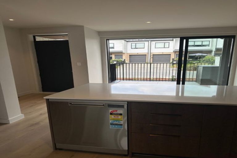 Photo of property in 11b Windlass Street, Long Bay, Auckland, 0630