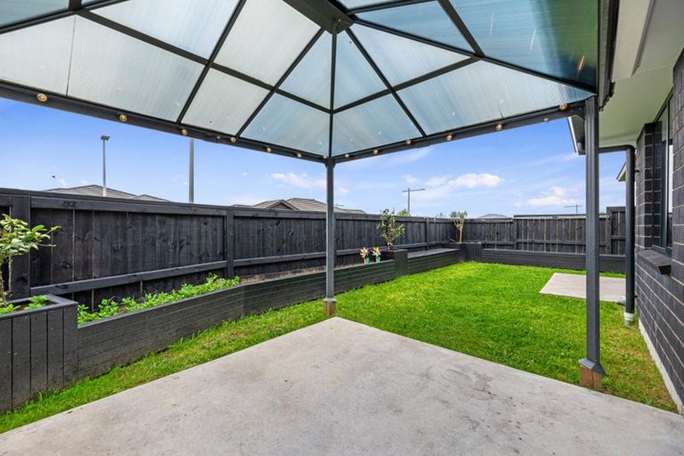 Photo of property in 1 Nursery Lane, Papamoa, 3118