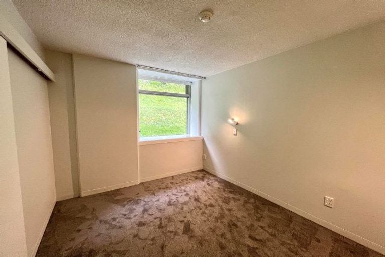 Photo of property in Jerningham Apartments, 20 Oriental Terrace, Oriental Bay, Wellington, 6011