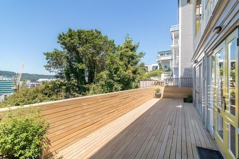 Photo of property in 219u1 The Terrace, Wellington Central, Wellington, 6011