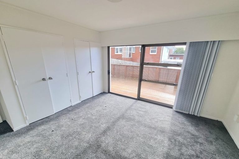 Photo of property in 1/177 Forrest Hill Road, Forrest Hill, Auckland, 0620