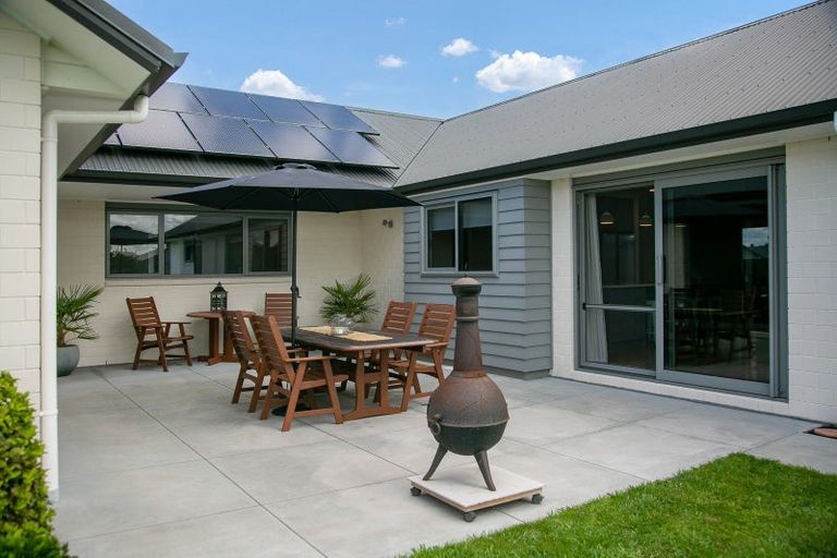 Photo of property in 18 Mike Smith Drive, Cambridge, 3434