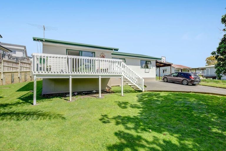 Photo of property in 68 Matija Place, Red Beach, 0932