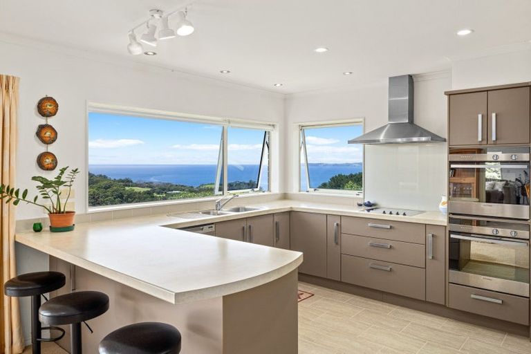 Photo of property in 172 Cape Rodney Road, Leigh, 0985