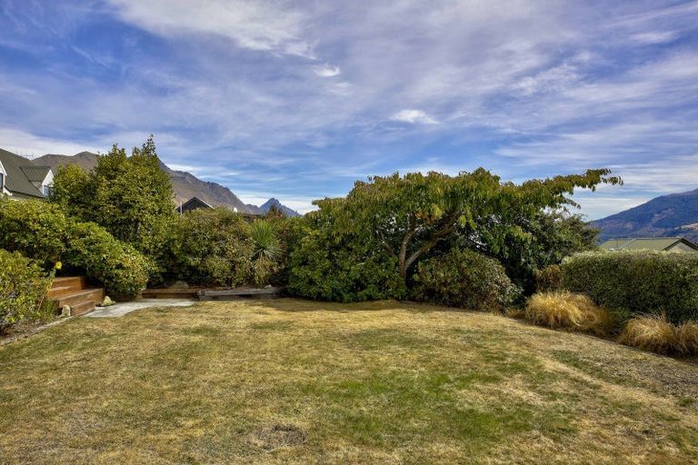 Photo of property in 16 Oregon Drive, Kelvin Heights, Queenstown, 9300