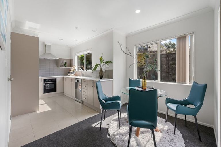 Photo of property in 58 Blanes Road, Weymouth, Auckland, 2103