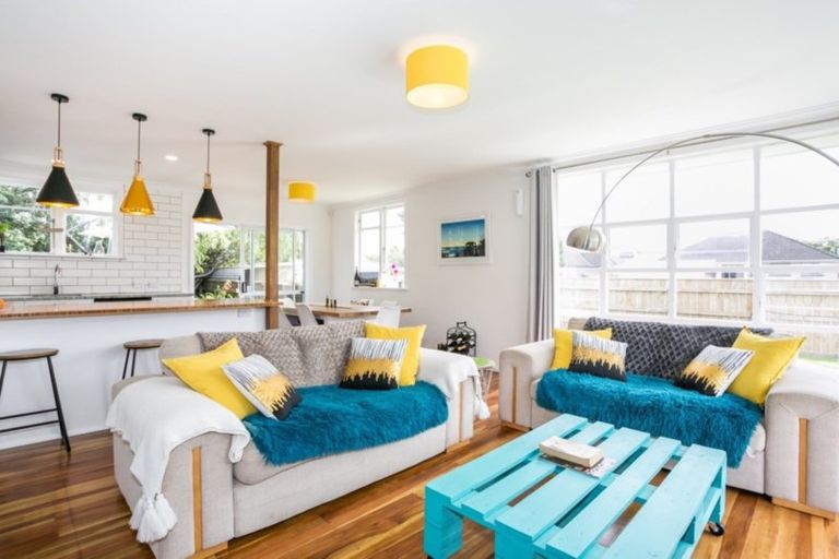 Photo of property in 2 Seddon Crescent, Marewa, Napier, 4110