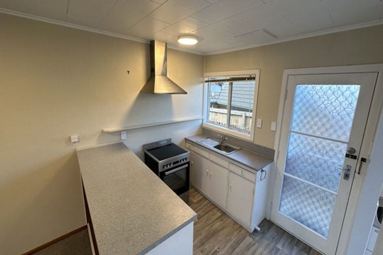 Photo of property in 2/29 Nikau Street, New Lynn, Auckland, 0600