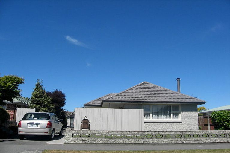 Photo of property in 53 Vivian Street, Burwood, Christchurch, 8083