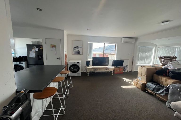 Photo of property in 118 Mcleod Road, Te Atatu South, Auckland, 0610