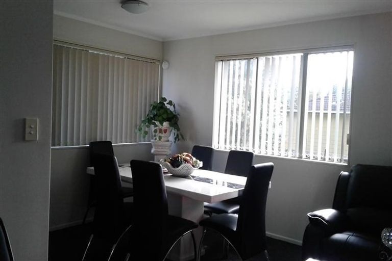Photo of property in 8 Josie Lane, Manurewa, Auckland, 2102