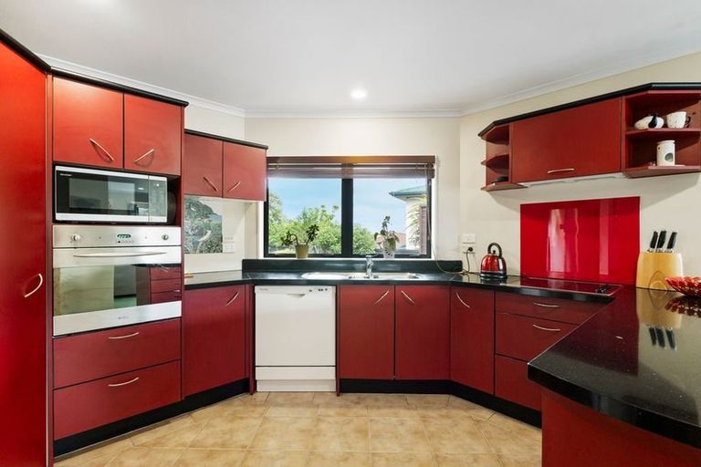 Photo of property in 320 Hill Road, The Gardens, Auckland, 2105