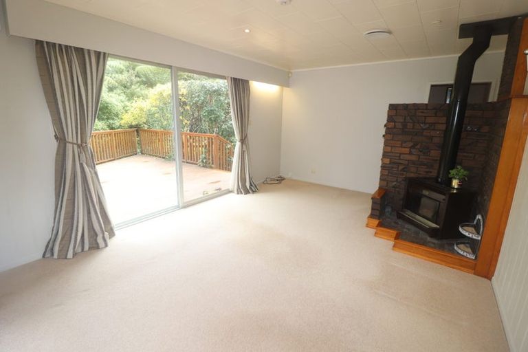 Photo of property in 10 Celeste Place, Totara Vale, Auckland, 0627