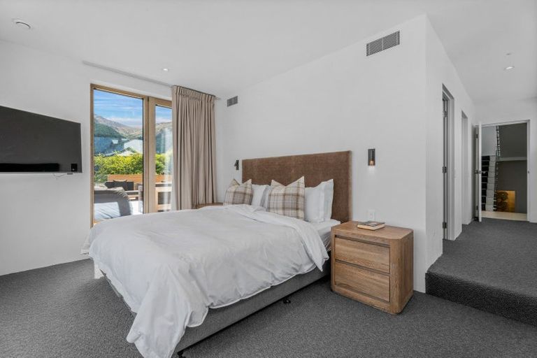 Photo of property in 32 Edinburgh Drive, Queenstown, 9300