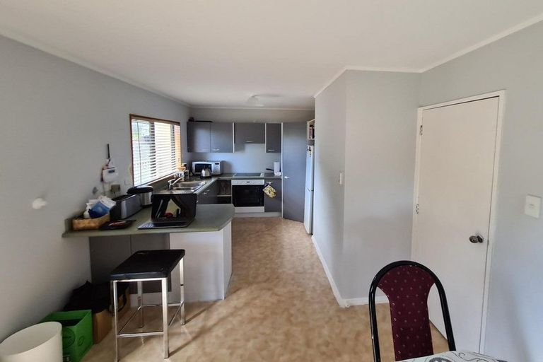 Photo of property in 1/96 Edmonton Road, Henderson, Auckland, 0612
