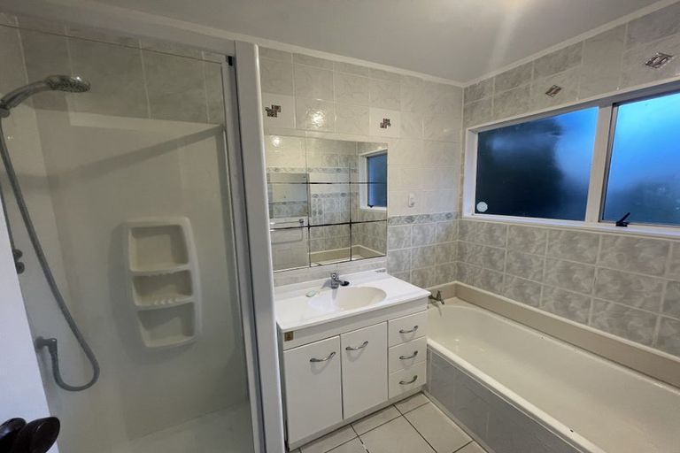 Photo of property in 1/10 Halder Place, Torbay, Auckland, 0632