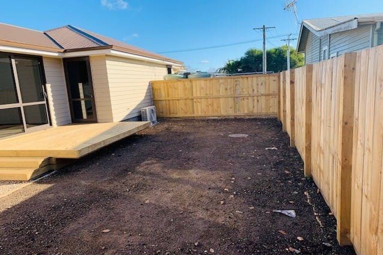 Photo of property in 38u2 Smith Street, Frankton, Hamilton, 3204