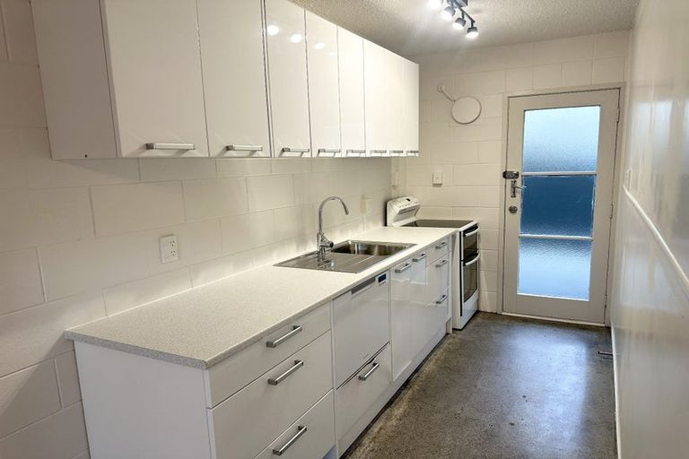 Photo of property in 2/6 Opoia Drive, Hamilton East, Hamilton, 3216