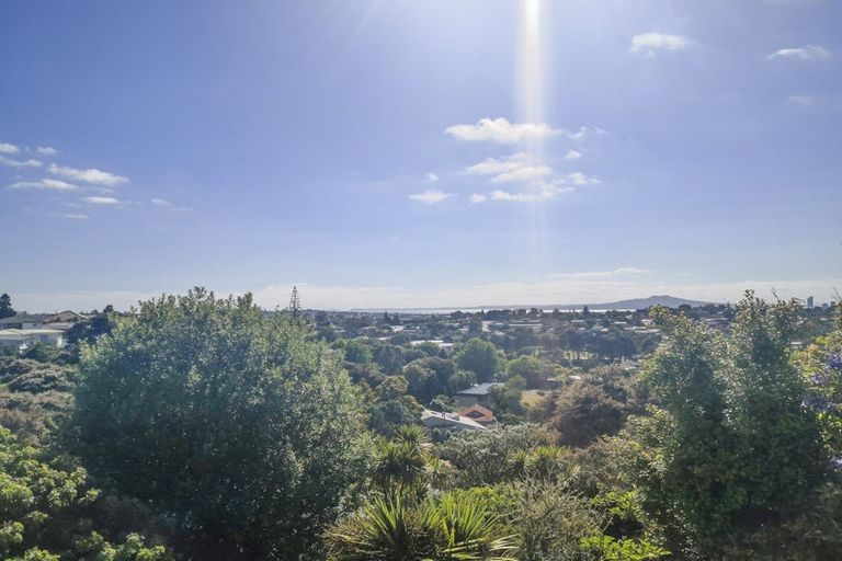 Photo of property in 76 Manuka Road, Glenfield, Auckland, 0629