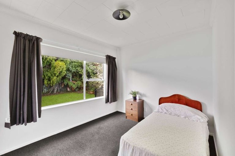 Photo of property in 102 Heta Road, Highlands Park, New Plymouth, 4312