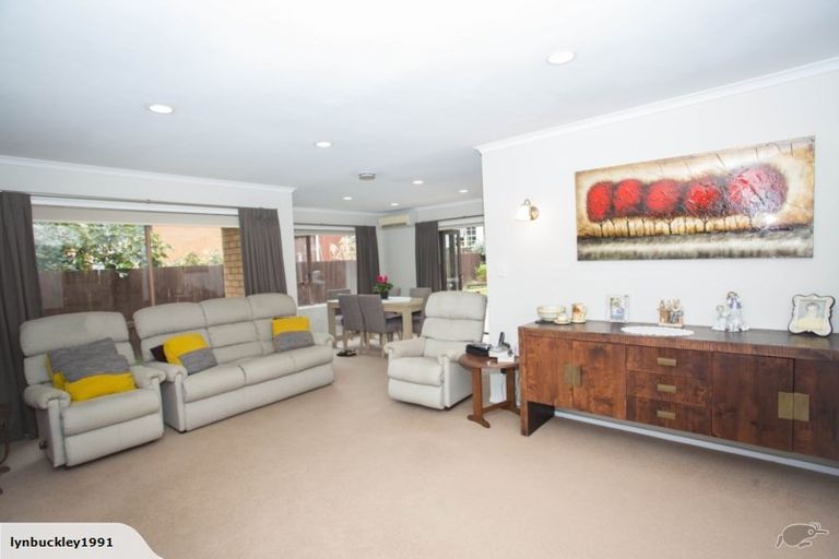 Photo of property in 2 Matuhi Rise, Henderson, Auckland, 0612