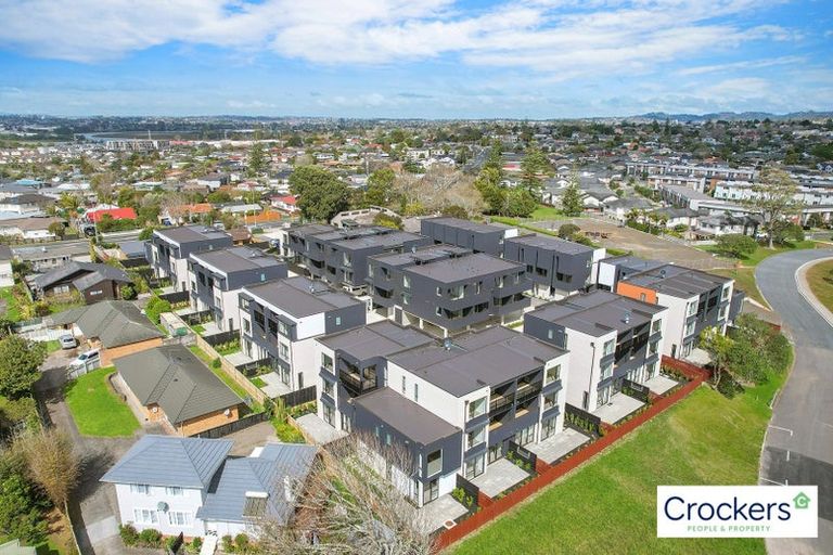 Photo of property in 6/8 Treasure Lane, Te Atatu South, Auckland, 0610