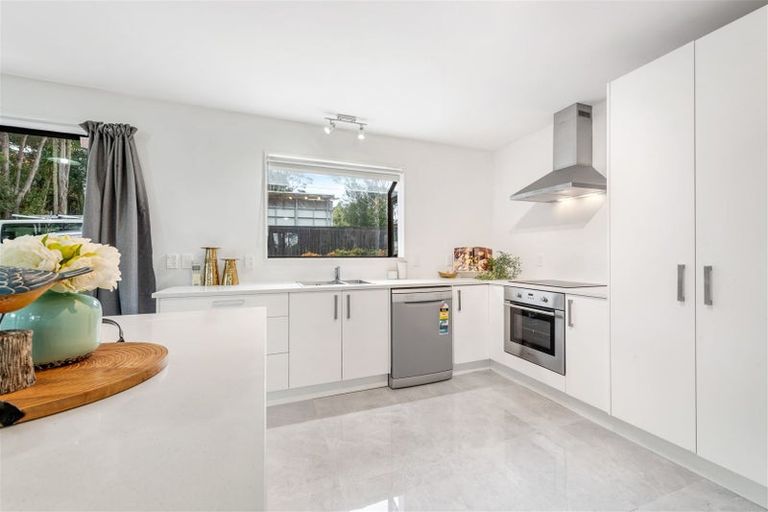 Photo of property in 87b Kaurilands Road, Titirangi, Auckland, 0604