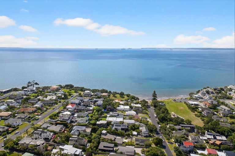 Photo of property in 2/50 Masterton Road, Rothesay Bay, Auckland, 0630