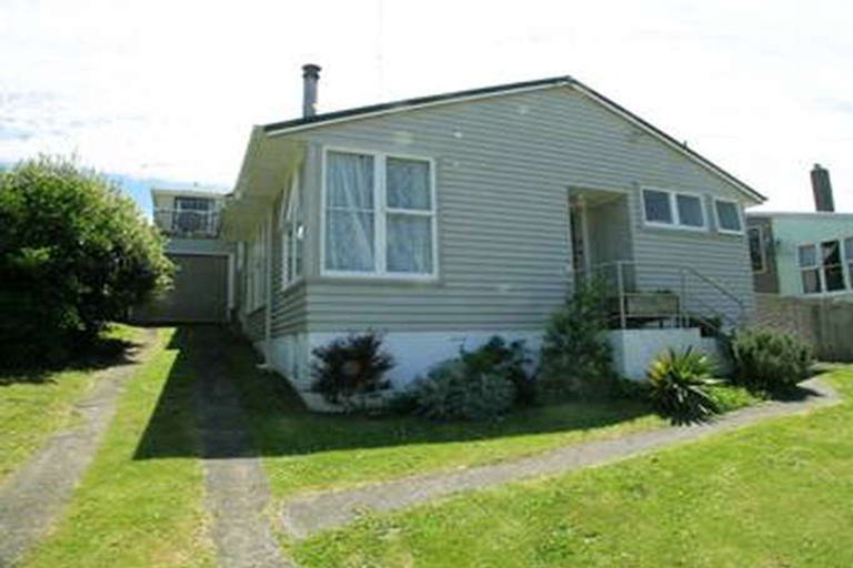 Photo of property in 50 Owhiti Street, Titahi Bay, Porirua, 5022