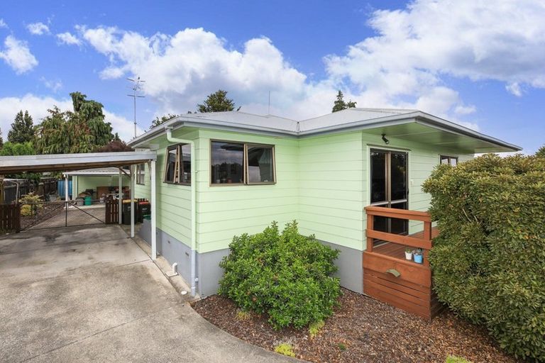 Photo of property in 3 Purcell Place, Melville, Hamilton, 3206