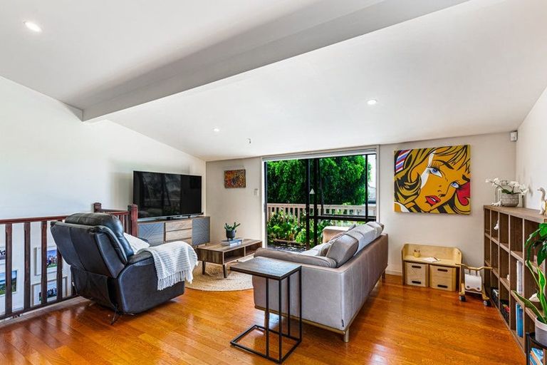 Photo of property in 29a Clayburn Road, Glen Eden, Auckland, 0602