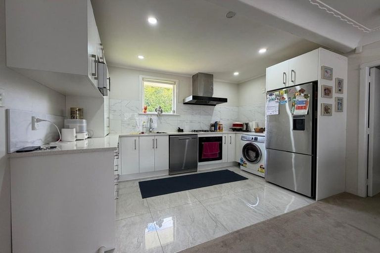 Photo of property in 3/142a Great South Road, Manurewa, Auckland, 2102