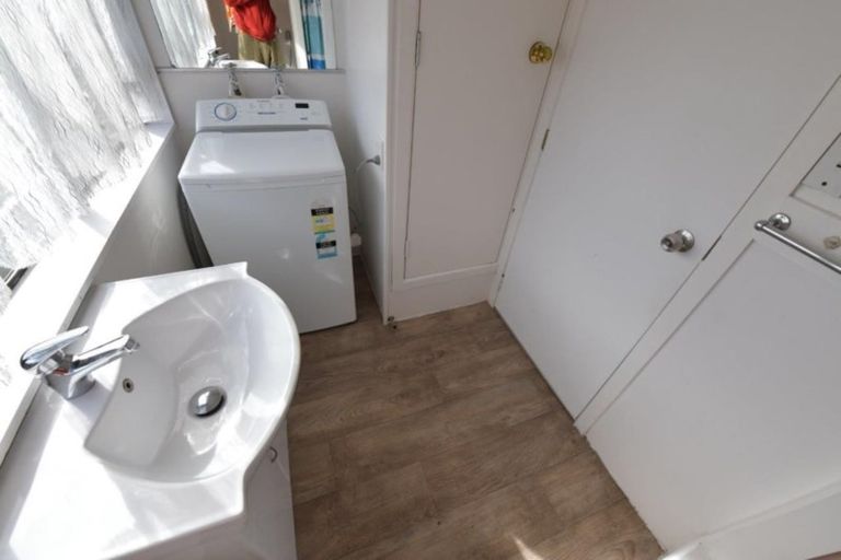 Photo of property in 92a Godley Road, Green Bay, Auckland, 0604